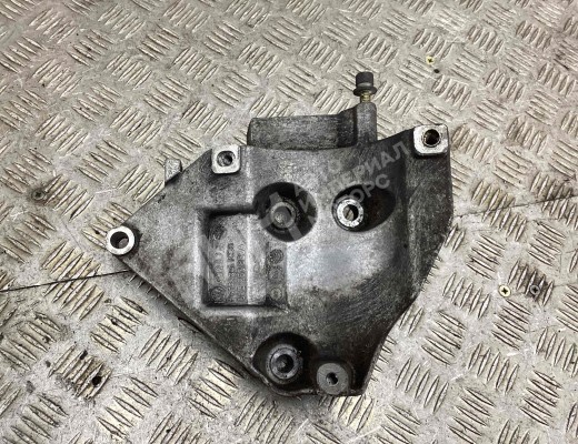 Кронштейн компрессора кондиционера Volkswagen Passat B5 (3B) 1996-2000  Volkswagen Passat Passat B5 (3B) 1996-2000
