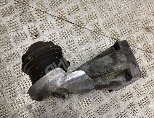 Кронштейн двигателя Mercedes C (W203) 2000-2004  Mercedes C C (W203) 2000-2004