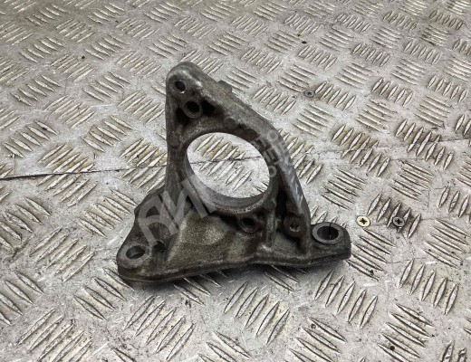 Кронштейн полуоси Renault Megane II 2002-2006  Renault Megane Megane II 2002-2006