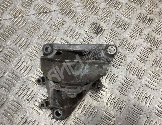 Кронштейн КПП Audi A6 C5 (4B) 2001-2004 рестайлинг  Audi A6 A6 C5 (4B) 2001-2004 рестайлинг