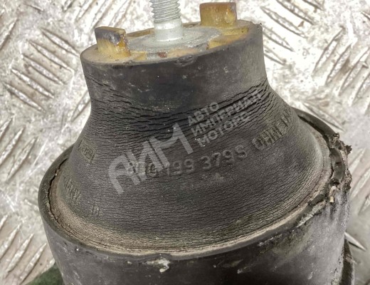 Подушка крепления двигателя Volkswagen Passat B5+ (3B) 2000-2005 рестайлинг  Volkswagen Passat Passat B5+ (3B) 2000-2005 рестайлинг