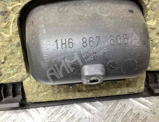 Обшивка крышки багажника Volkswagen Golf III (1H) 1991-1997  Volkswagen Golf Golf III (1H) 1991-1997