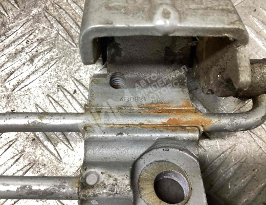 Петля двери передней левой Audi A3 I (8L) 1996-2000  Audi A3 A3 I (8L) 1996-2000