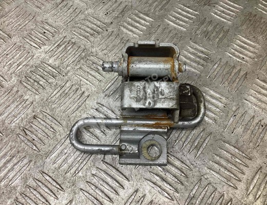 Петля двери передней левой  Audi A3 I (8L) 1996-2000