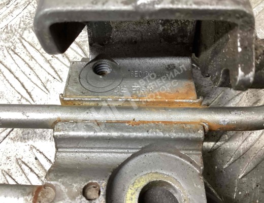 Петля двери передней левой Audi A3 II (8P) 2003-2005  Audi A3 A3 II (8P) 2003-2005