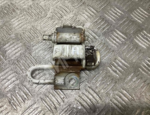 Петля двери передней левой Volkswagen Golf IV (1J) 1997-2004  Volkswagen Golf Golf IV (1J) 1997-2004