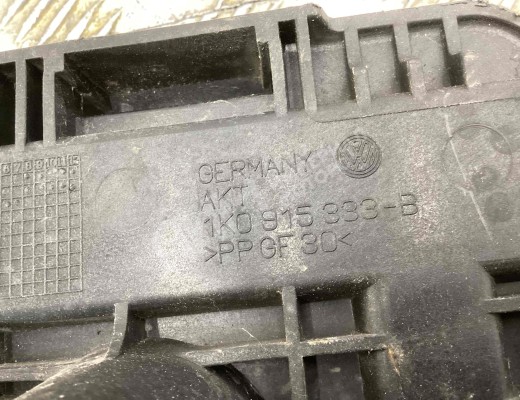 Полка аккумулятора Volkswagen Touran I (1T) 2003-2006  Volkswagen Touran Touran I (1T) 2003-2006