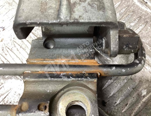 Петля двери передней левой Volkswagen Golf IV (1J) 1997-2004  Volkswagen Golf Golf IV (1J) 1997-2004