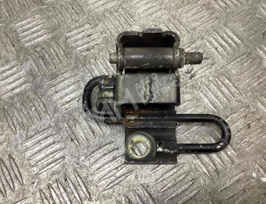 Петля двери передней правой Volkswagen Golf IV (1J) 1997-2004  Volkswagen Golf Golf IV (1J) 1997-2004