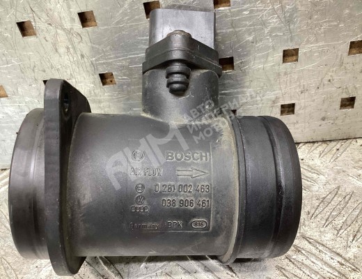 Расходомер воздуха Volkswagen Passat B5+ (3B) 2000-2005 рестайлинг  Volkswagen Passat Passat B5+ (3B) 2000-2005 рестайлинг