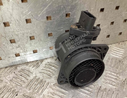 Расходомер воздуха Volkswagen Transporter T5 (7H) 2003-2015  Volkswagen Transporter Transporter T5 (7H) 2003-2015