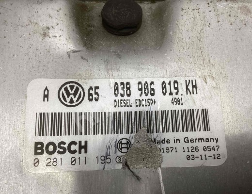 Блок управления двигателем Volkswagen Golf IV (1J) 1997-2004  Volkswagen Golf Golf IV (1J) 1997-2004