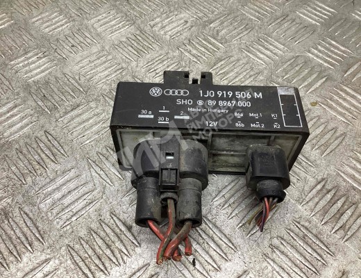 Реле вентилятора Volkswagen Golf IV (1J) 1997-2004  Volkswagen Golf Golf IV (1J) 1997-2004