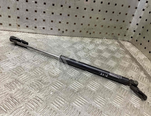 Амортизатор крышки багажника (3-5 двери) Mazda Premacy I (CP) 1999-2005  Mazda Premacy Premacy I (CP) 1999-2005