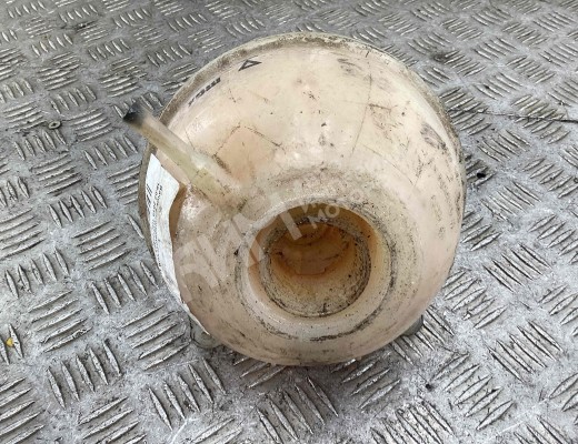 Бачок расширительный Volkswagen Golf III (1H) 1991-1997  Volkswagen Golf Golf III (1H) 1991-1997