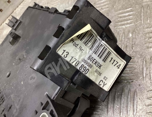 Блок предохранителей Opel Vectra C 2002-2005  Opel Vectra Vectra C 2002-2005