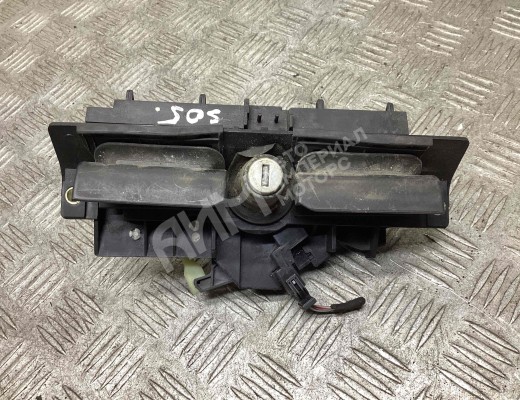 Ручка крышки багажника  Audi A3 I (8L) 1996-2000