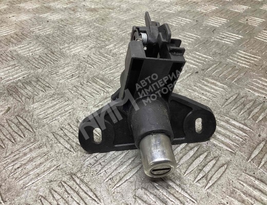 Кнопка открытия багажника Opel Zafira A 1999-2003  Opel Zafira Zafira A 1999-2003