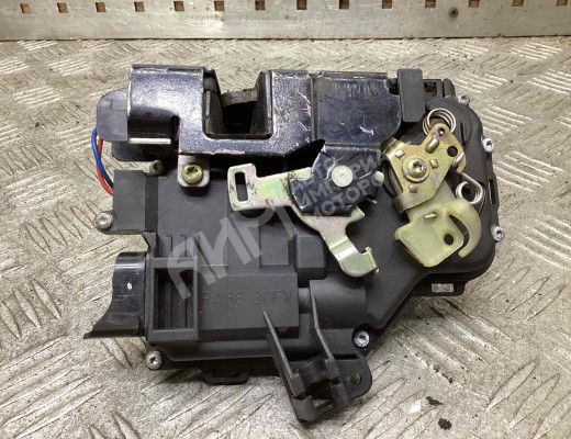 Замок двери передней левой Audi A4 B6 (8EC, 8E5) 2000-2004  Audi A4 A4 B6 (8EC, 8E5) 2000-2004