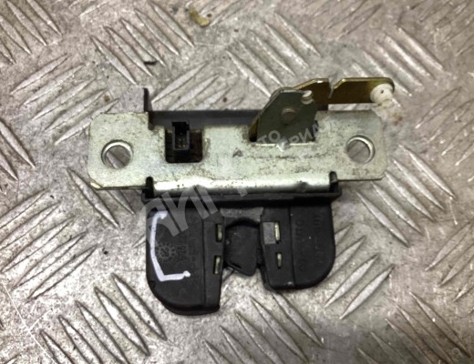 Замок багажника Volkswagen Polo III (6N/6K) 1994-2002  Volkswagen Polo Polo III (6N/6K) 1994-2002