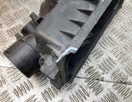 Корпус воздушного фильтра Toyota Yaris I (XP10) 1999-2005  Toyota Yaris Yaris I (XP10) 1999-2005