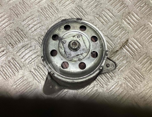 Двигатель вентилятора радиатора Peugeot 607 2004-2009 рестайлинг  Peugeot 607 607 2004-2009 рестайлинг