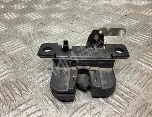 Замок багажника Volkswagen Passat B5 (3B) 1996-2000  Volkswagen Passat Passat B5 (3B) 1996-2000