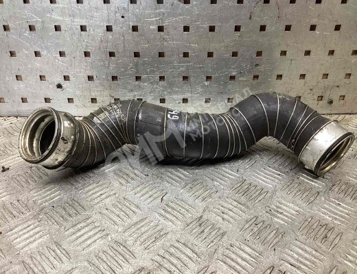 Патрубок интеркулера Mercedes C (W203) 2000-2004  Mercedes C C (W203) 2000-2004