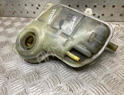 Бачок расширительный Volkswagen Passat B5 (3B) 1996-2000  Volkswagen Passat Passat B5 (3B) 1996-2000