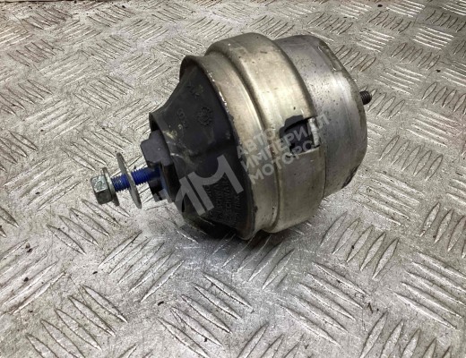 Подушка крепления двигателя Audi A6 C5 (4B) 1997-2001  Audi A6 A6 C5 (4B) 1997-2001