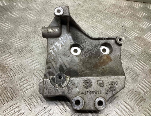 Кронштейн компрессора кондиционера  Fiat Stilo (192) 2001-2010
