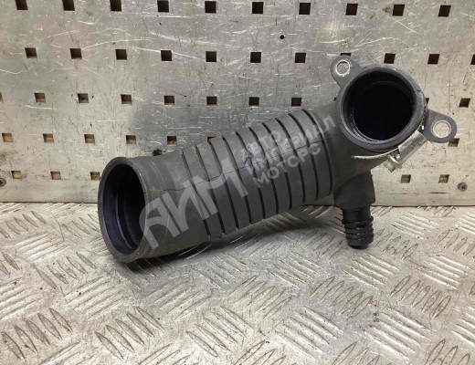 Патрубок турбины Volkswagen Passat B5+ (3B) 2000-2005 рестайлинг  Volkswagen Passat Passat B5+ (3B) 2000-2005 рестайлинг