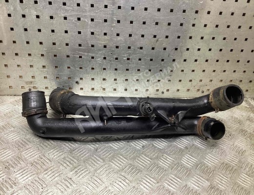 Патрубок интеркулера Volkswagen Golf III (1H) 1991-1997  Volkswagen Golf Golf III (1H) 1991-1997