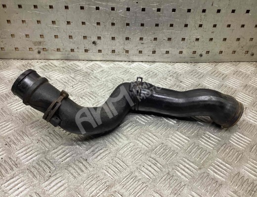 Патрубок интеркулера Volkswagen Golf III (1H) 1991-1997  Volkswagen Golf Golf III (1H) 1991-1997