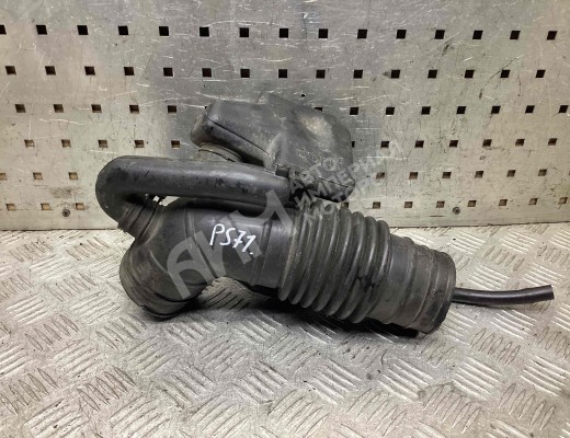 Патрубок воздушного фильтра Hyundai Sonata IV (EF) 1998-2004  Hyundai Sonata Sonata IV (EF) 1998-2004