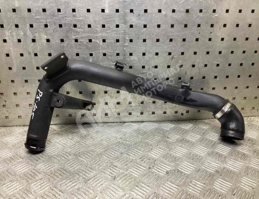 Патрубок интеркулера Volkswagen Passat B5 (3B) 1996-2000  Volkswagen Passat Passat B5 (3B) 1996-2000