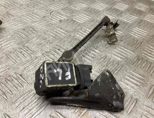 Датчик положения кузова Volkswagen Passat B5+ (3B) 2000-2005 рестайлинг  Volkswagen Passat Passat B5+ (3B) 2000-2005 рестайлинг