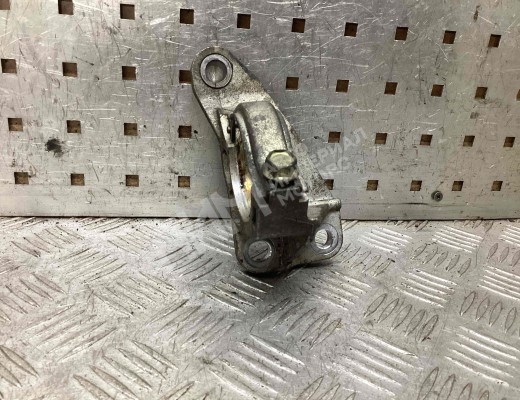 Кронштейн полуоси Renault Scenic II (JM) 2003-2006  Renault Scenic Scenic II (JM) 2003-2006