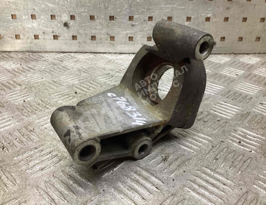 Кронштейн полуоси Opel Vectra C 2002-2005  Opel Vectra Vectra C 2002-2005