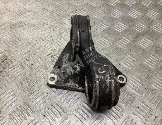Кронштейн полуоси Peugeot 406 1995-2004  Peugeot 406 406 1995-2004