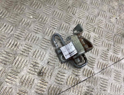 Петля двери передней левой Volkswagen Golf+ V (5M) 2005-2014  Volkswagen Golf Plus Golf+ V (5M) 2005-2014