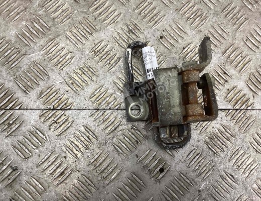 Петля двери передней левой Volkswagen Golf+ V (5M) 2005-2014  Volkswagen Golf Plus Golf+ V (5M) 2005-2014