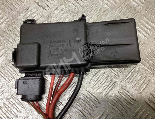 Блок предохранителей Volkswagen Golf IV (1J) 1997-2004  Volkswagen Golf Golf IV (1J) 1997-2004