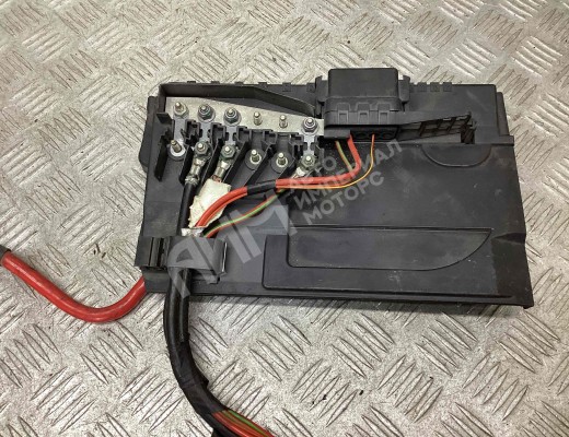 Блок предохранителей Skoda Fabia I (6Y) 2004-2007 рестайлинг  Skoda Fabia Fabia I (6Y) 2004-2007 рестайлинг