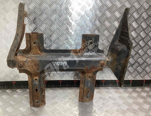 Кронштейн подножки Mercedes Axor 2001-н.в.  Mercedes Axor Axor 2001-н.в.