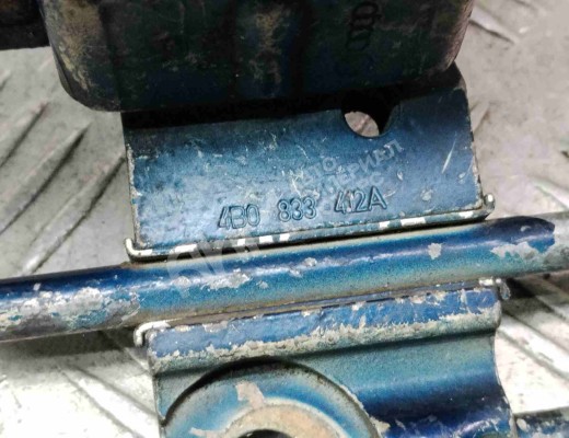 Петля двери задней правой Audi A6 C5 (4B) 1997-2001  Audi A6 A6 C5 (4B) 1997-2001
