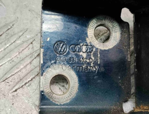 Петля двери передней правой Audi A6 C4 (4A) 1994-1997  Audi A6 A6 C4 (4A) 1994-1997