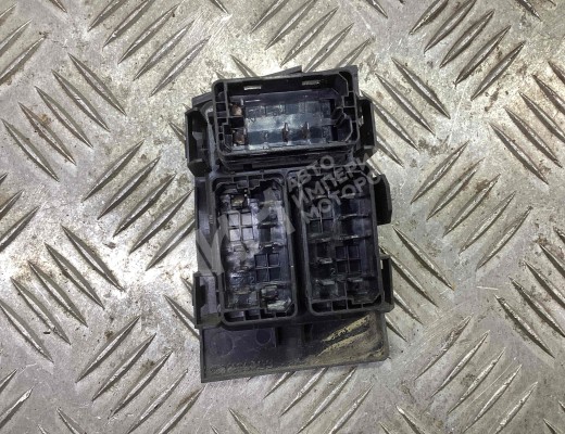 Кнопка стеклоподъемника переднего левого Volvo FL II 2006-н.в.  Volvo FL FL II 2006-н.в.