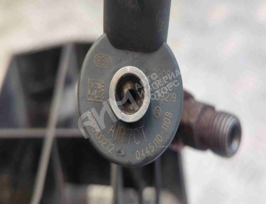 Форсунка Renault Scenic II (JM) 2003-2006  Renault Scenic Scenic II (JM) 2003-2006