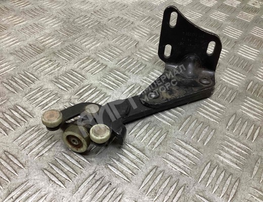 Ролик двери сдвижной Volkswagen Caddy III (2K) 2004-2010  Volkswagen Caddy Caddy III (2K) 2004-2010